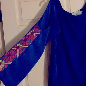 Womens shoulder cutout top